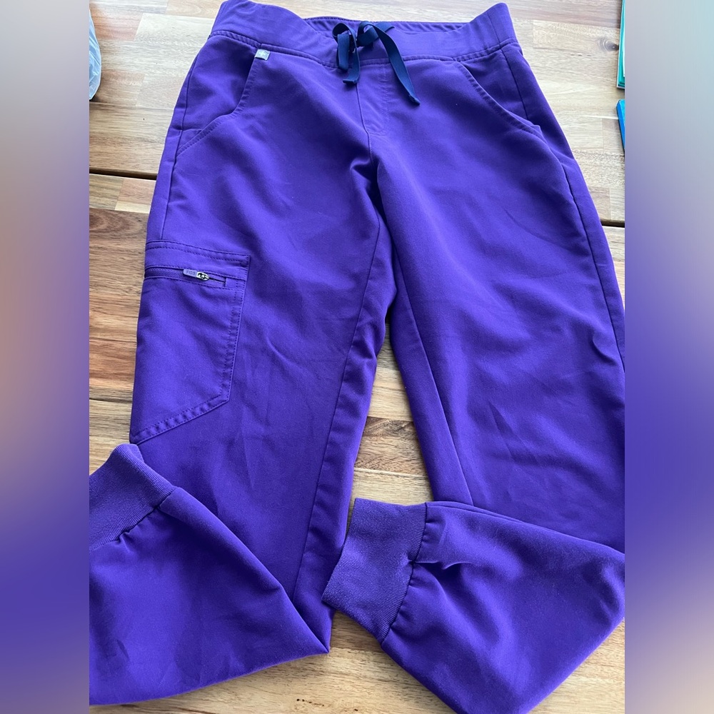 Figs scrubs